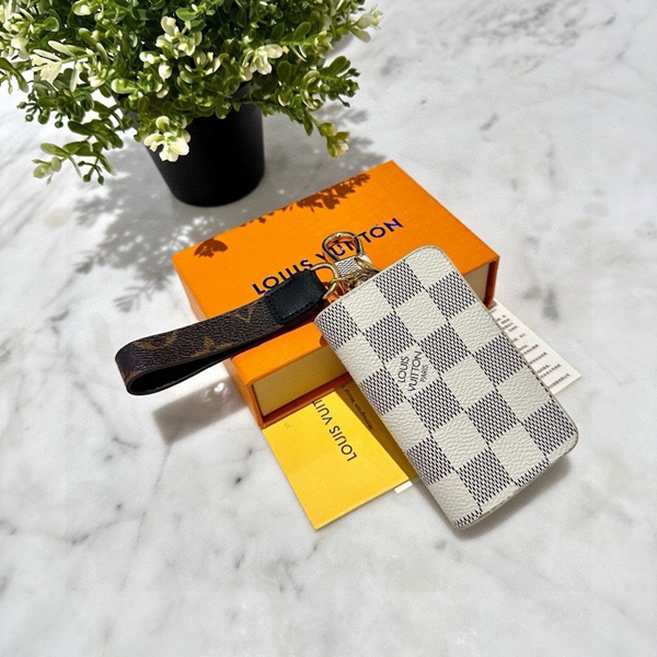 ブランドキーホルダー側面デザイン